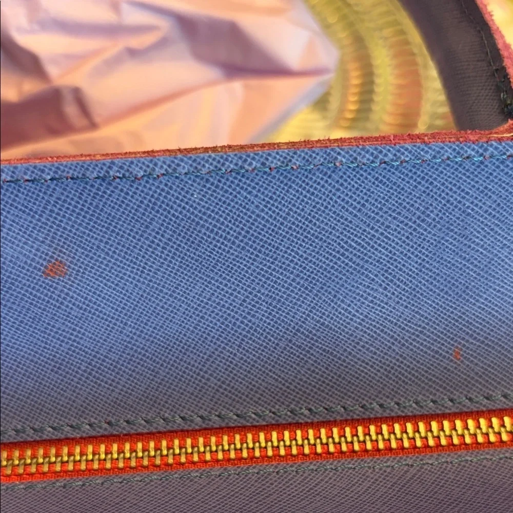 Innue Genuine Italian leather cornflower blue Stylish top zip Handbag.